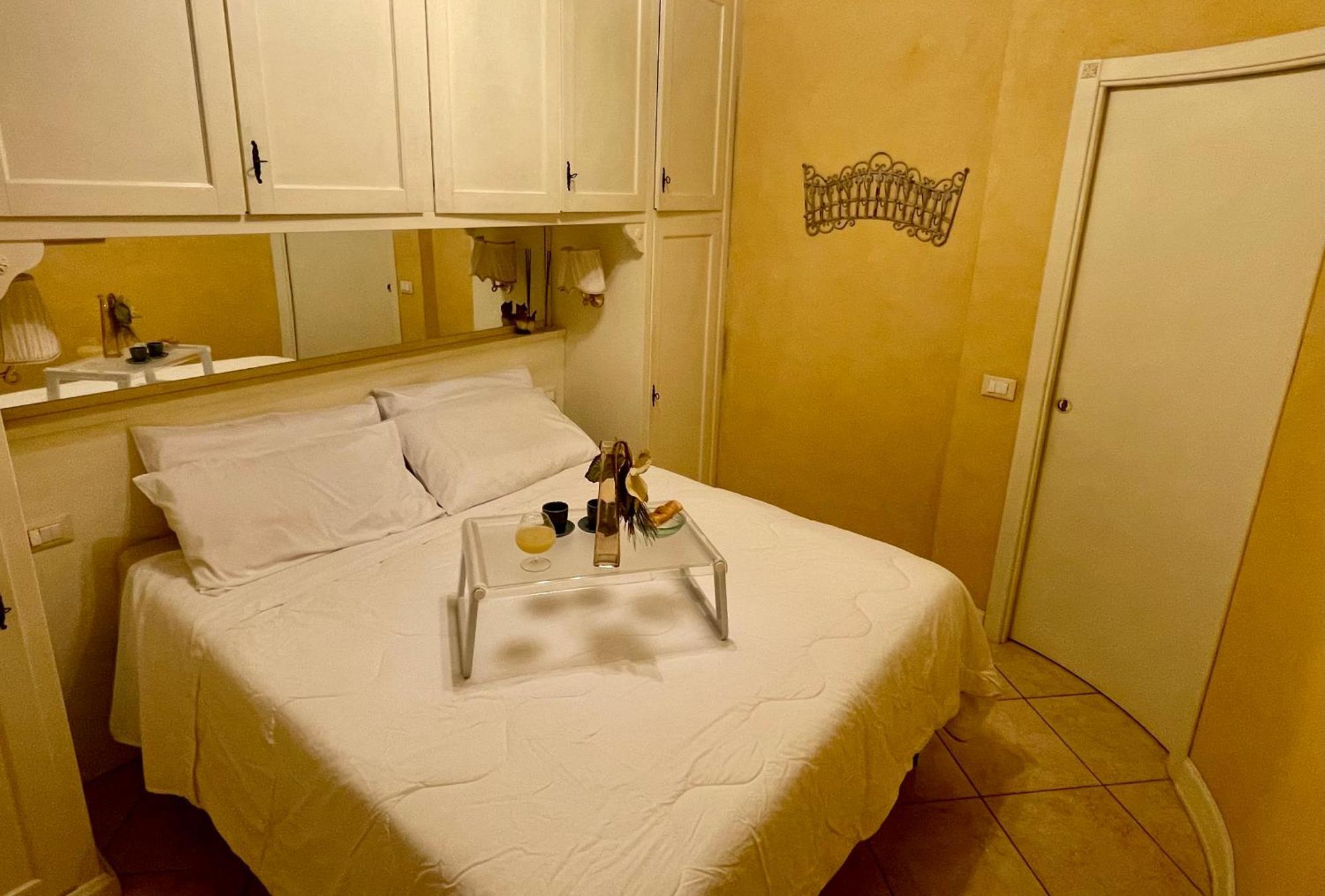 Doctor House Desenzano Apartment Desenzano del Garda Exterior foto