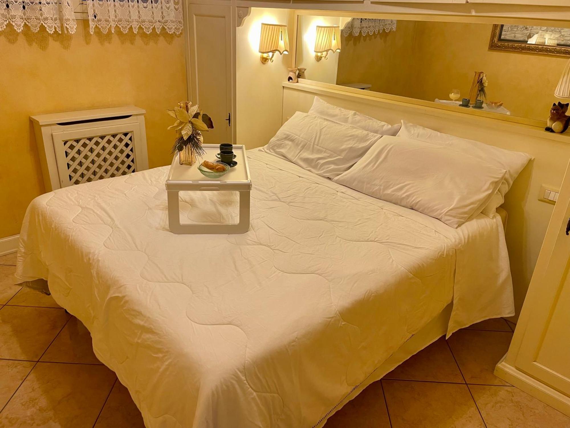 Doctor House Desenzano Apartment Desenzano del Garda Exterior foto