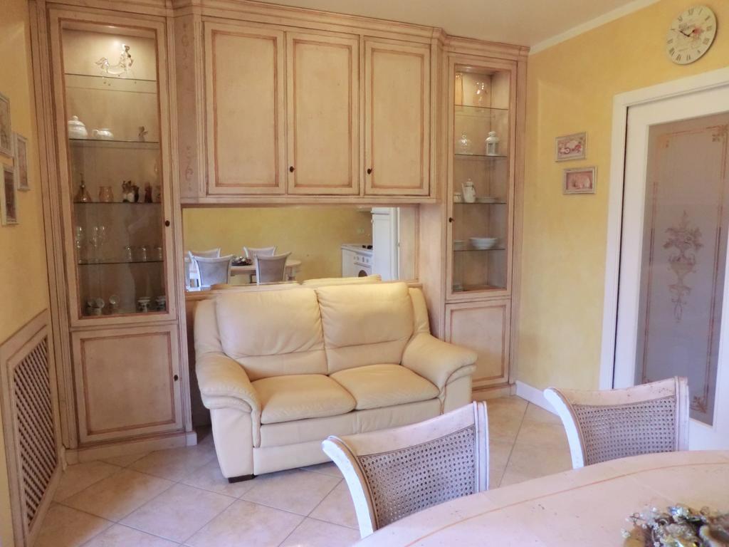 Doctor House Desenzano Apartment Desenzano del Garda Exterior foto