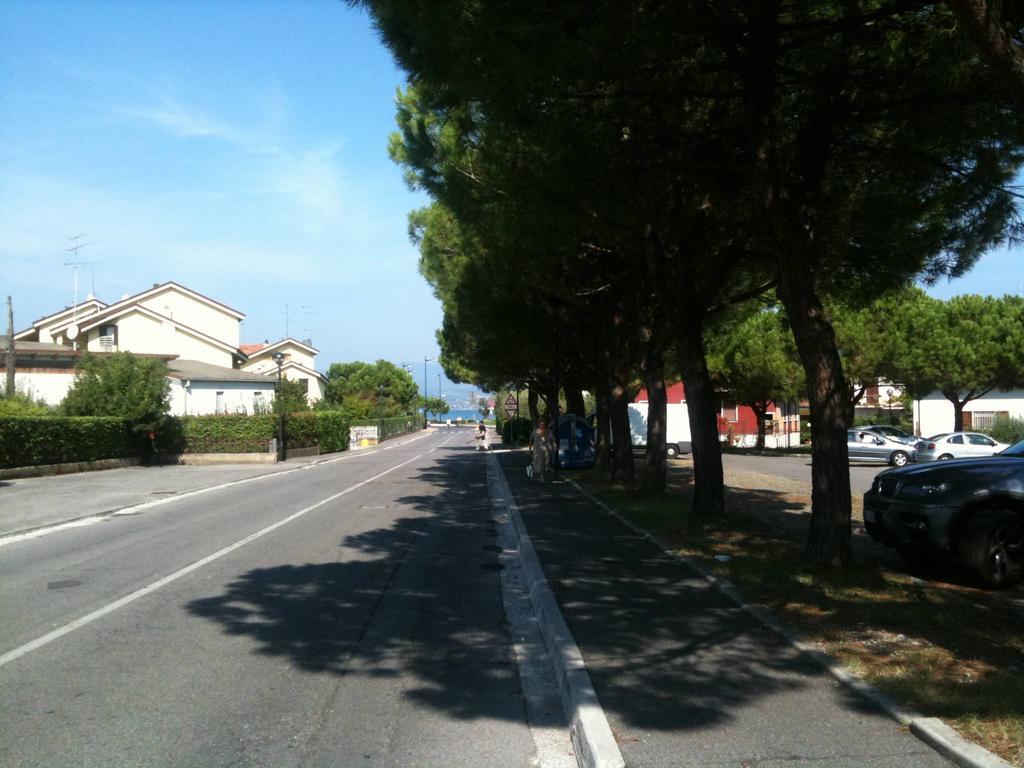 Doctor House Desenzano Apartment Desenzano del Garda Exterior foto