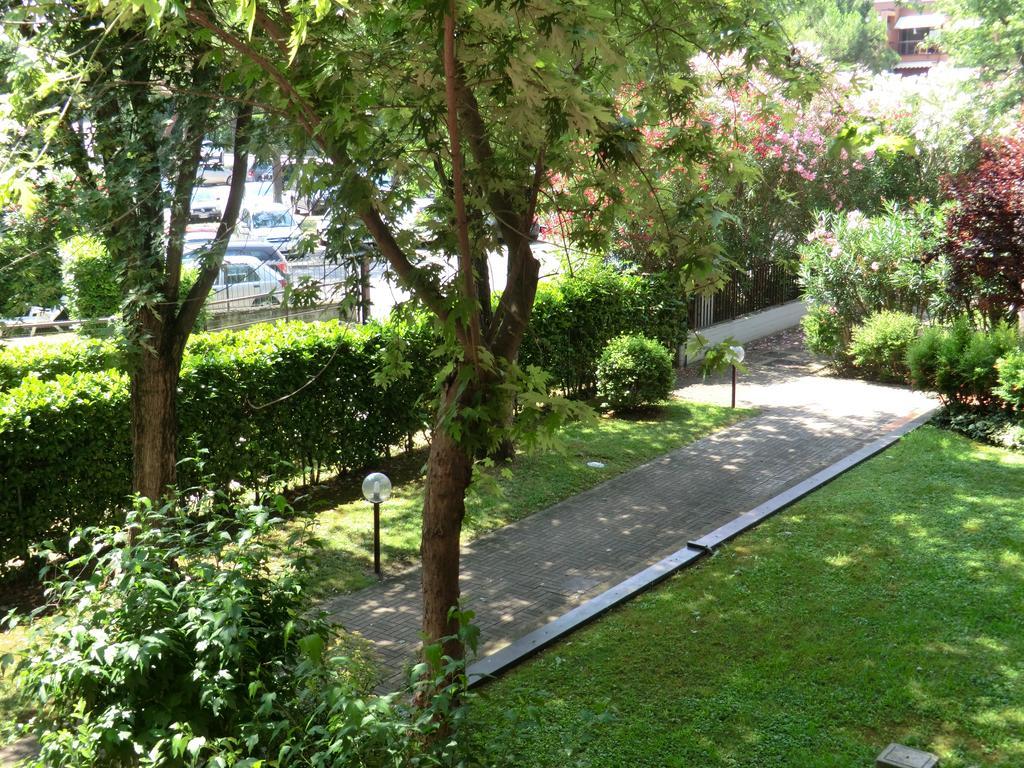 Doctor House Desenzano Apartment Desenzano del Garda Exterior foto